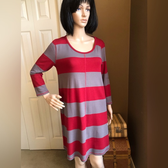 Jessica Simpson Dresses & Skirts - Jessica Simpson Gray and Red Dress/Tunic Top